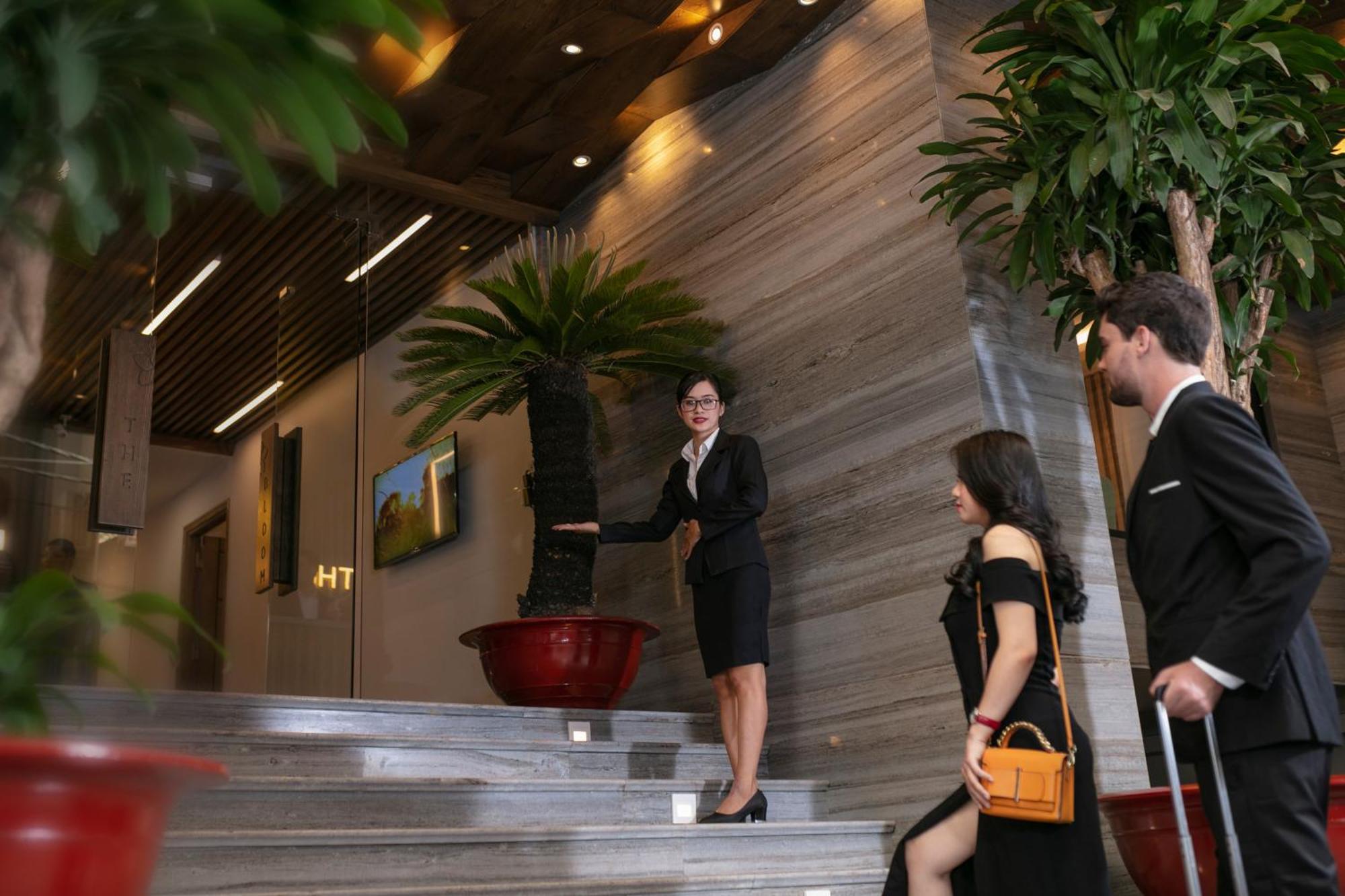 Hotel The Bloom Pham Viet Chanh - Modern Living Space In Saigon - A Choice For Western Travelers